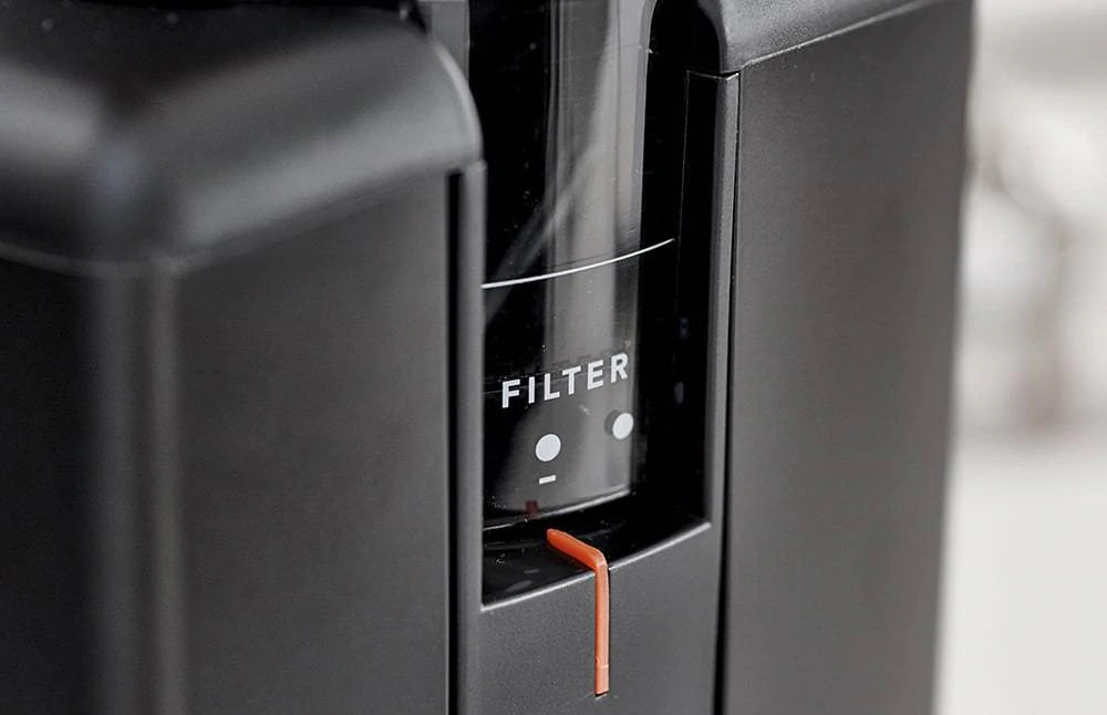 Wilfa Svart Aroma coffee grinder hopper display