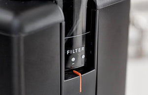 Wilfa Svart Aroma coffee grinder hopper display
