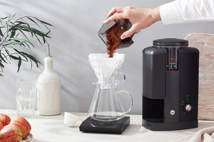 Wilfa Svart Aroma coffee grinder with coffee brewer